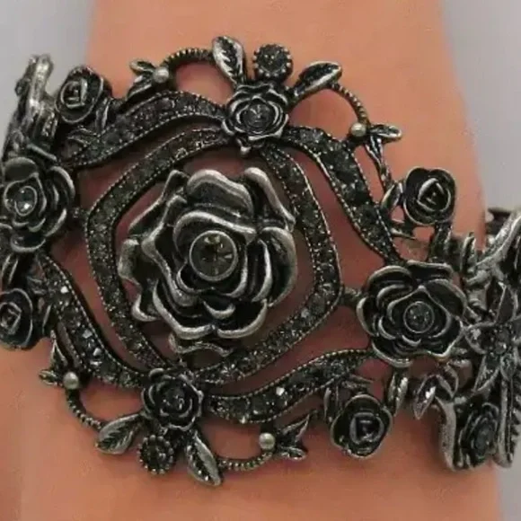 Gunmetal Gray Rose Filigree Stretch Cuff Vintage 80's Bracelet - Picture 3 of 6